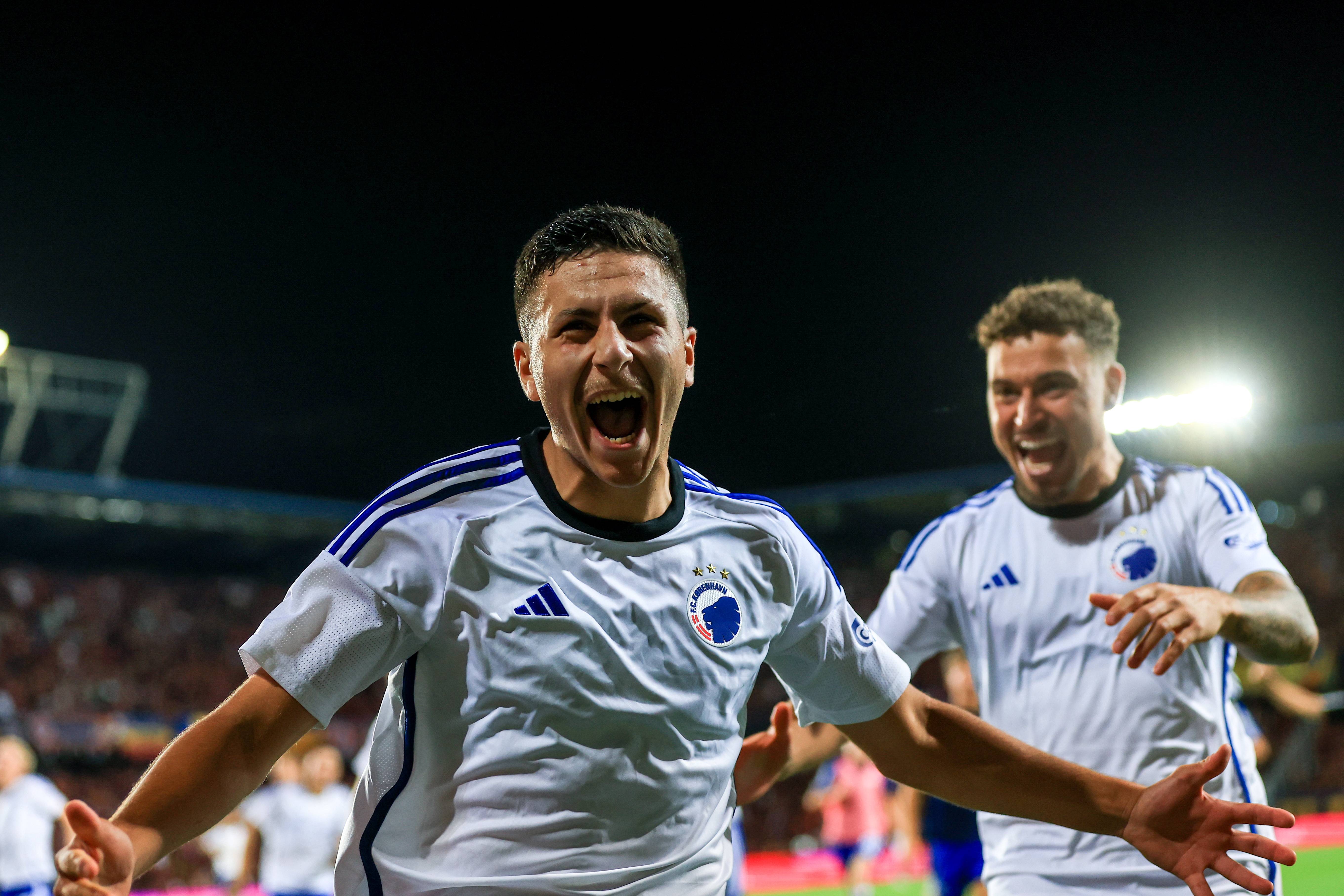 贝博直播包含冲刺阶段欧冠焦点战；广州队防线松动；气氛紧张；球探报告显示潜力的词条